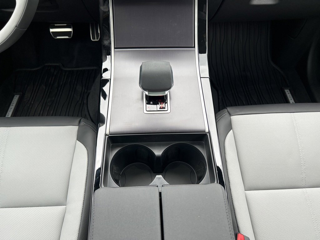 New 2026 Land Rover Range Rover Velar Dynamic SE image 23