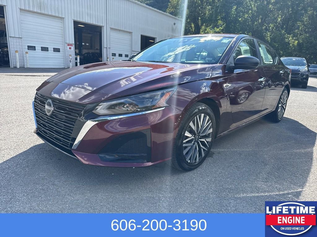 Used 2025 Nissan Altima 2.5 SV image 1