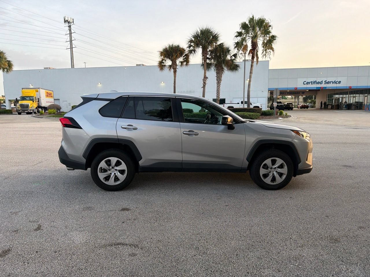 Used 2024 Toyota RAV4 LE FWD image 4