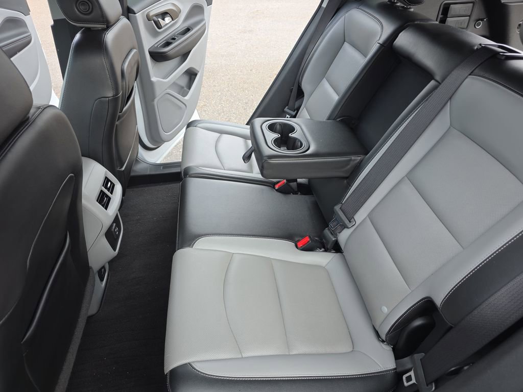 Used 2022 GMC Terrain SLT image 14