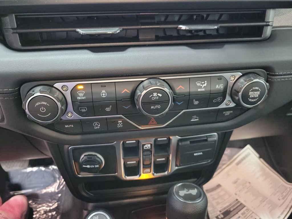 New 2026 Jeep Wrangler Sahara w/ Technology Group image 16