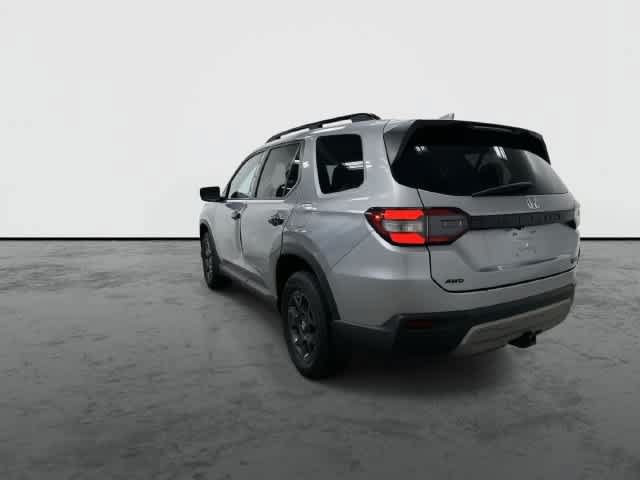 Certified 2025 Honda Pilot TrailSport image 2