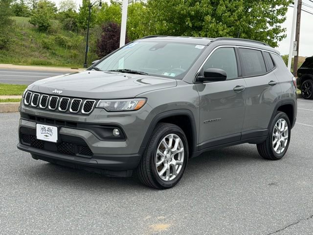 Used 2023 Jeep Compass Latitude AWD/4WD image 5