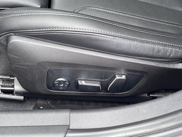 Used 2024 BMW 330e xDrive AWD/4WD image 17