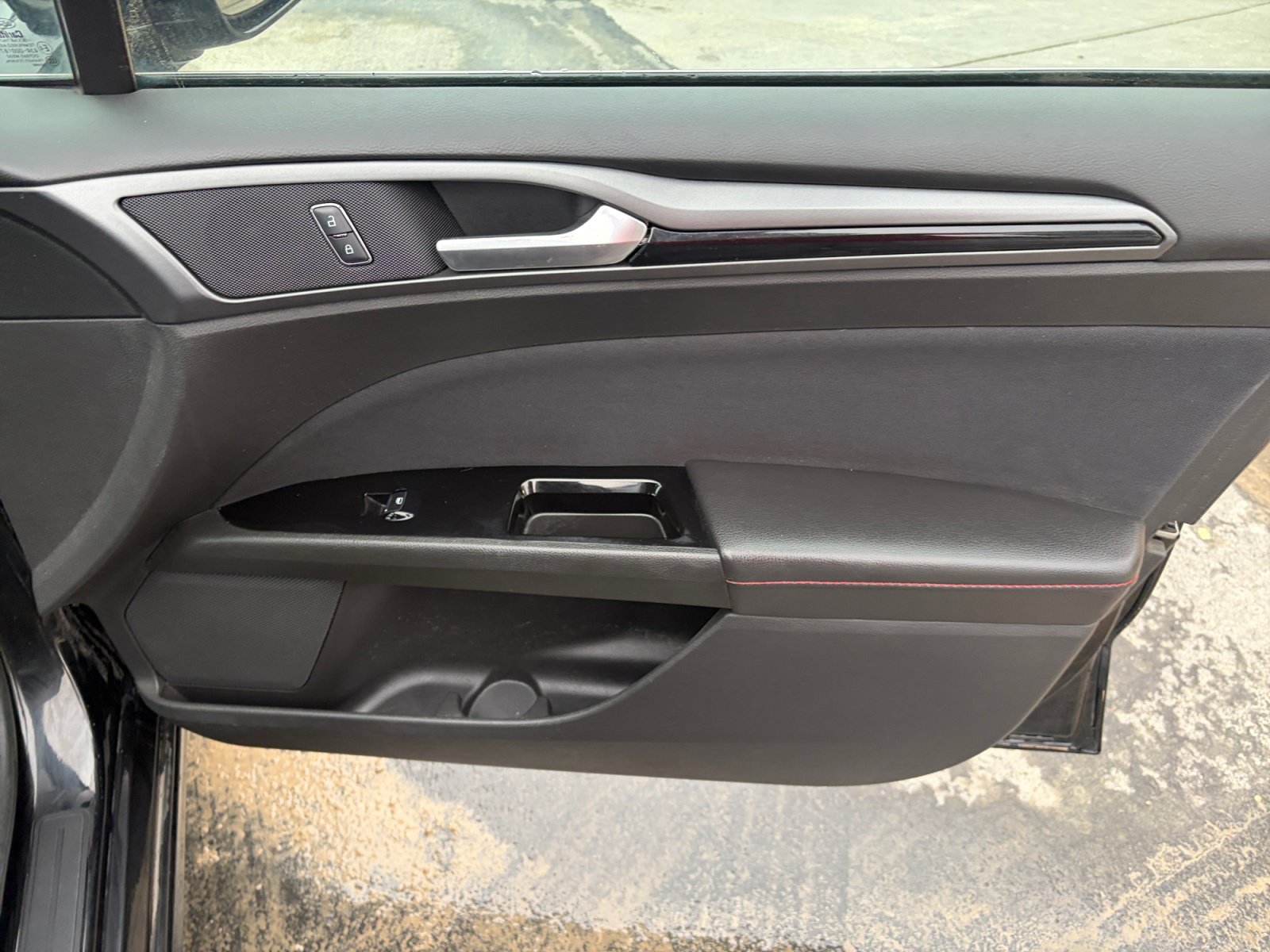 Used 2016 Ford Fusion SE AWD/4WD image 30