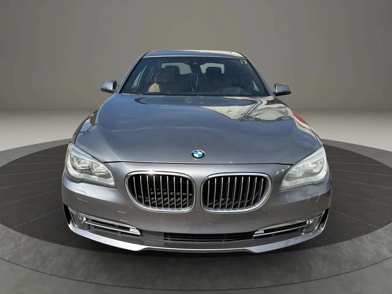 Used 2015 BMW 750Li xDrive w/ Executive Package AWD/4WD image 2