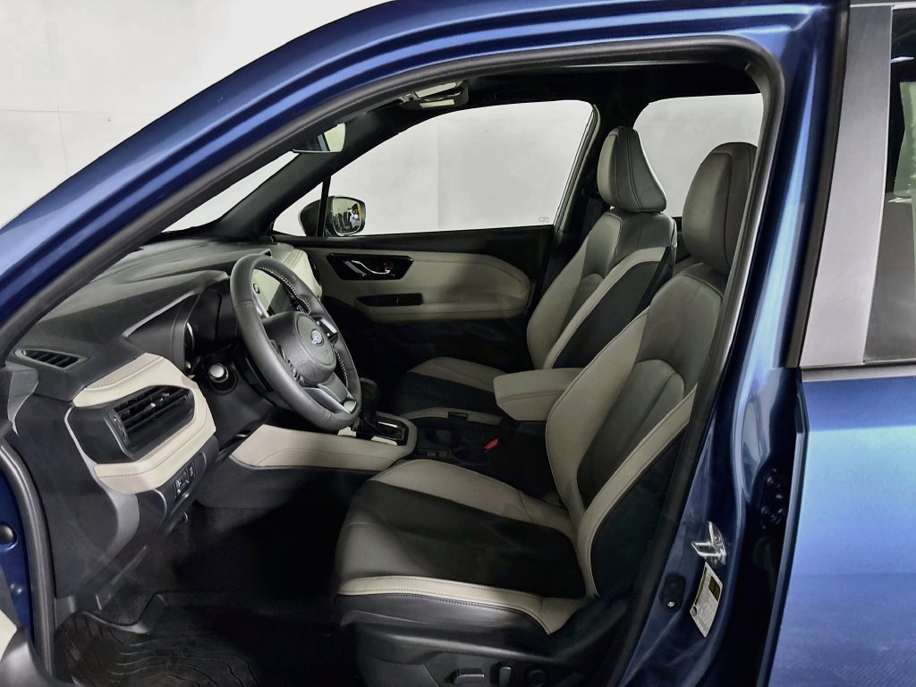 Used 2025 Subaru Forester Limited AWD/4WD image 11