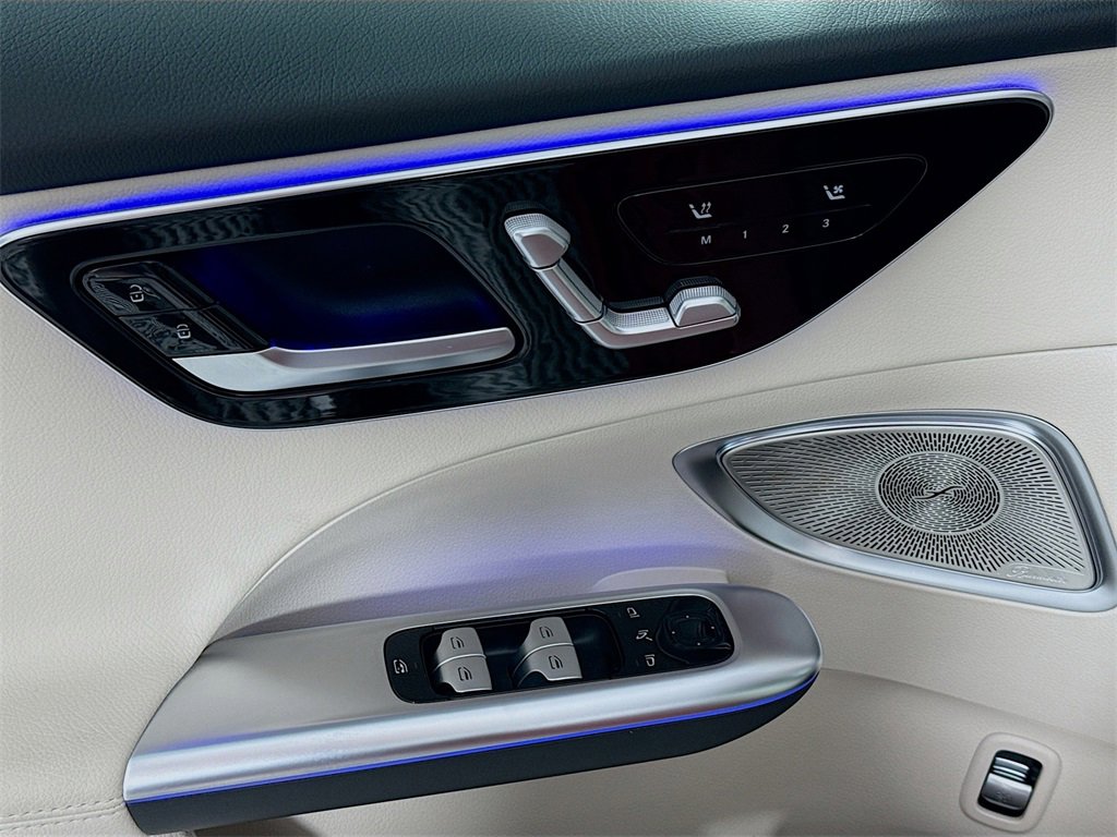 Used 2025 Mercedes-Benz C 300 4MATIC Sedan image 18