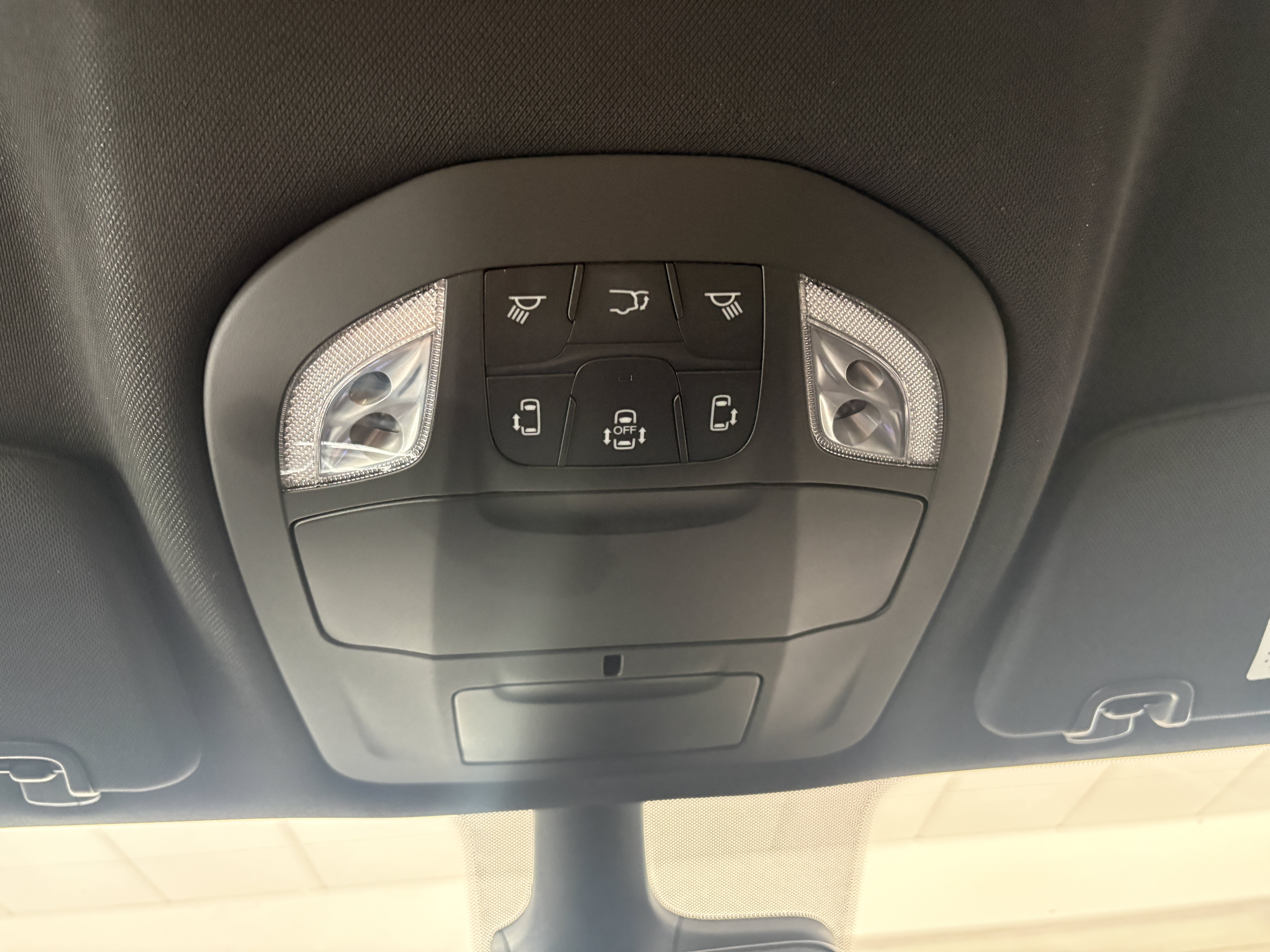 Used 2026 Chrysler Pacifica Select FWD image 18