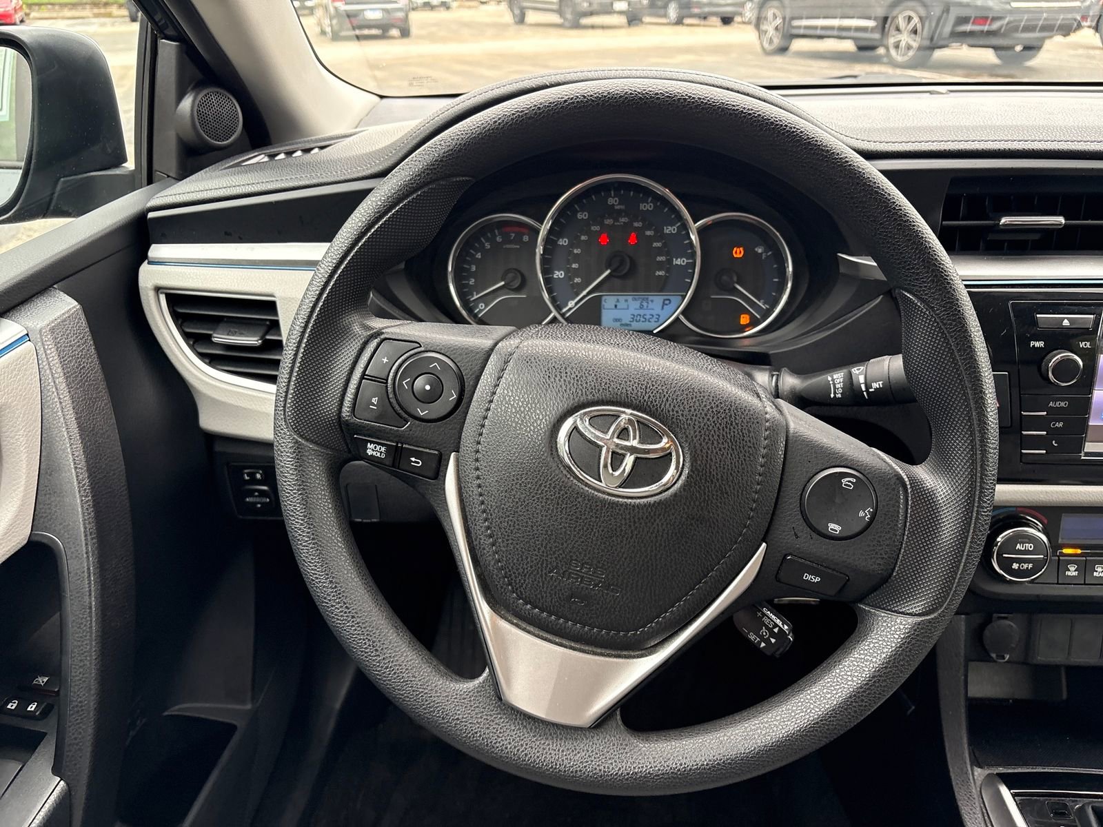 Used 2015 Toyota Corolla LE FWD image 14