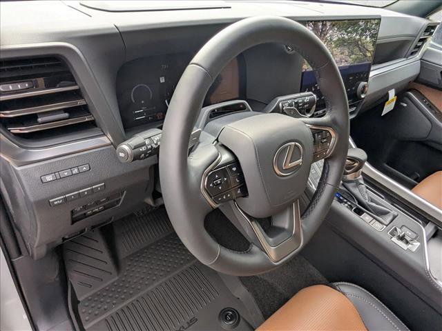 New 2026 Lexus GX 550 AWD/4WD image 3