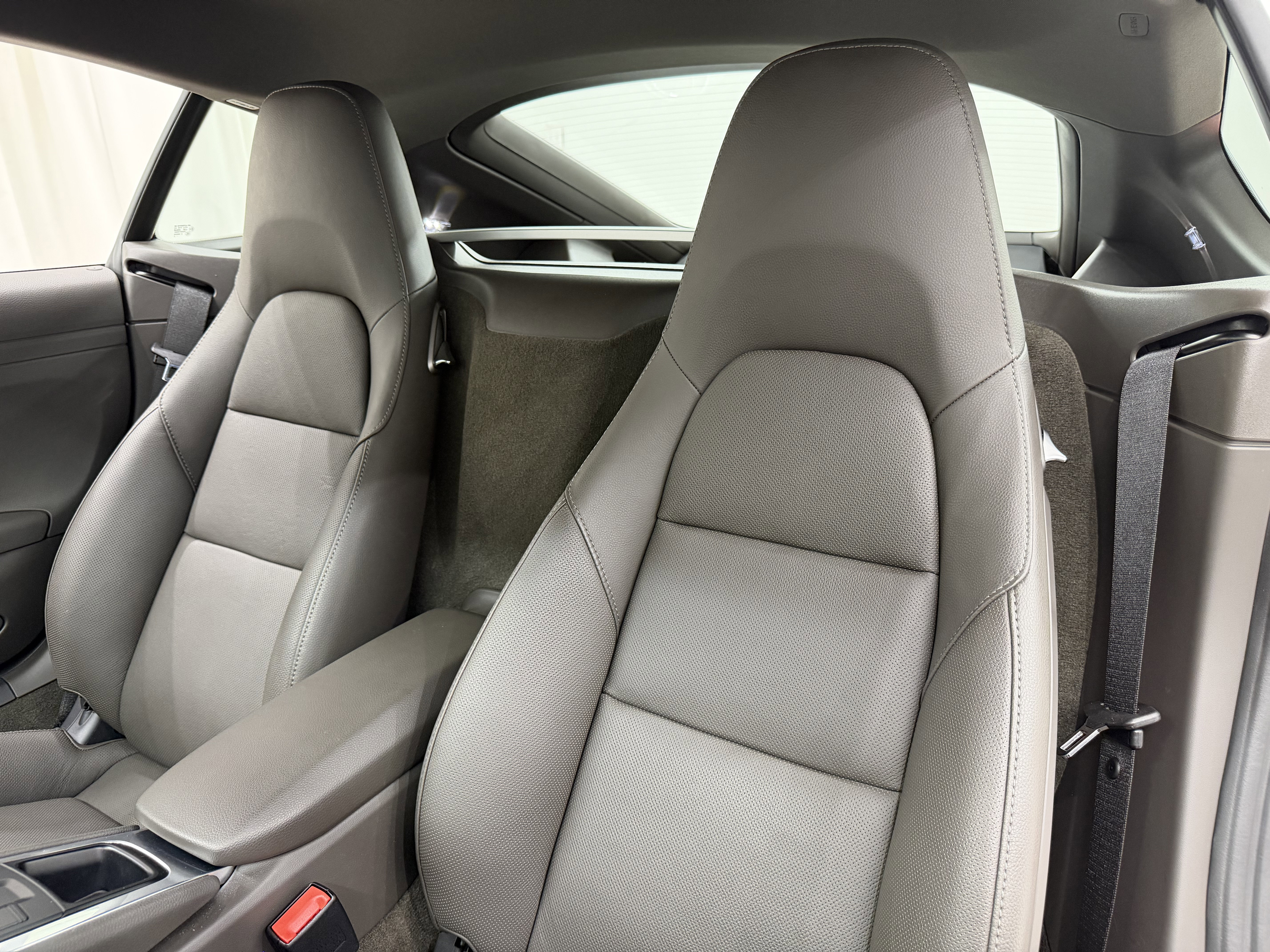 Certified 2024 Porsche 718 Cayman image 5