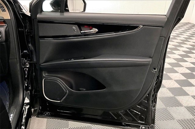 Used 2023 Lincoln Nautilus Reserve w/ Monochromatic Package image 19