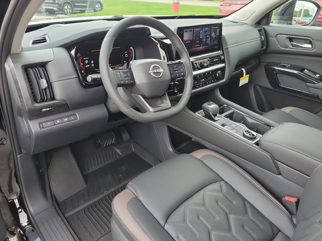 New 2026 Nissan Pathfinder Platinum AWD/4WD image 22