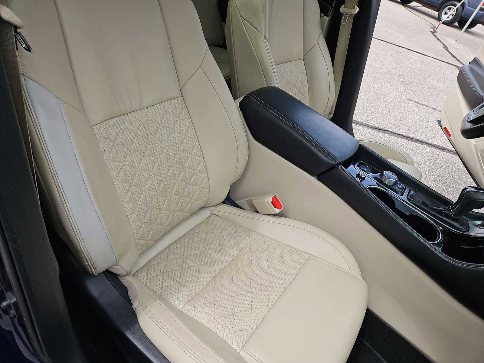 Used 2017 Nissan Maxima Platinum image 24