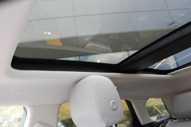 Used 2025 Land Rover Range Rover Evoque S image 23