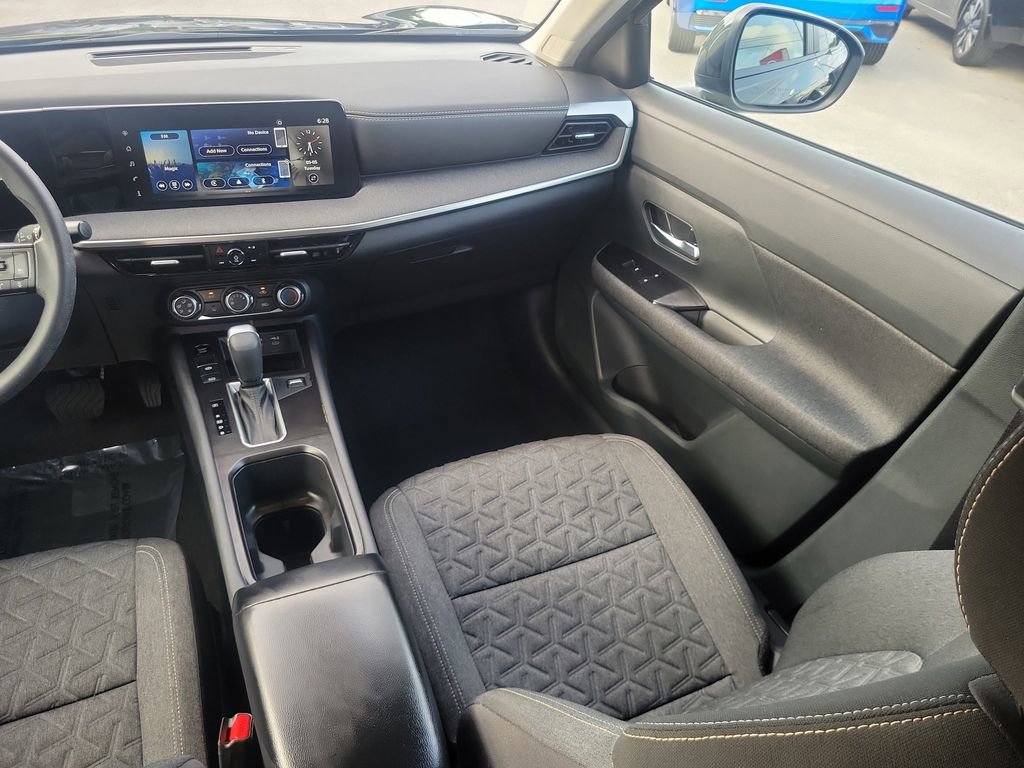 Certified 2025 Nissan Kicks SV FWD image 18