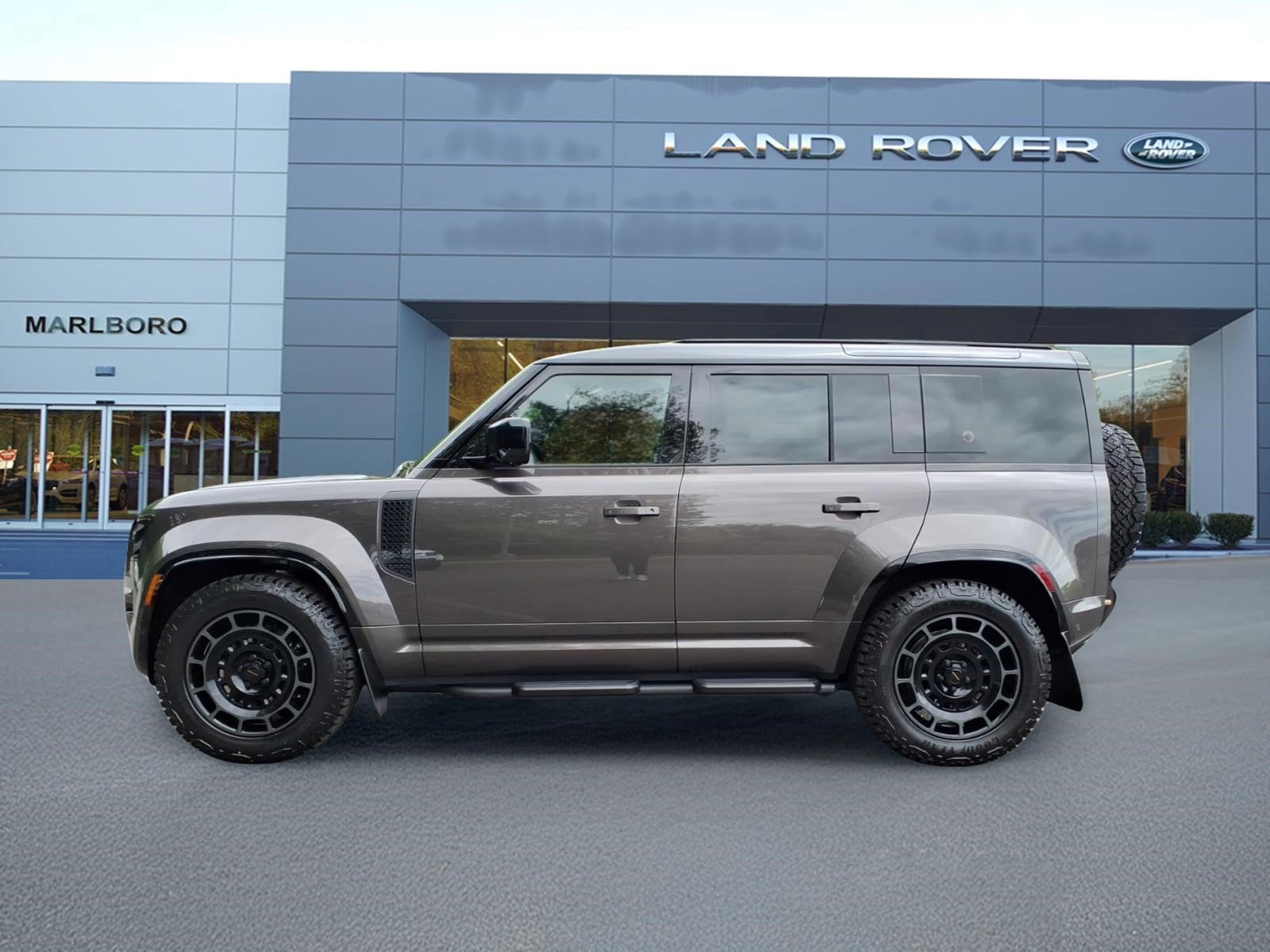 New 2026 Land Rover Defender 110 OCTA AWD/4WD image 6