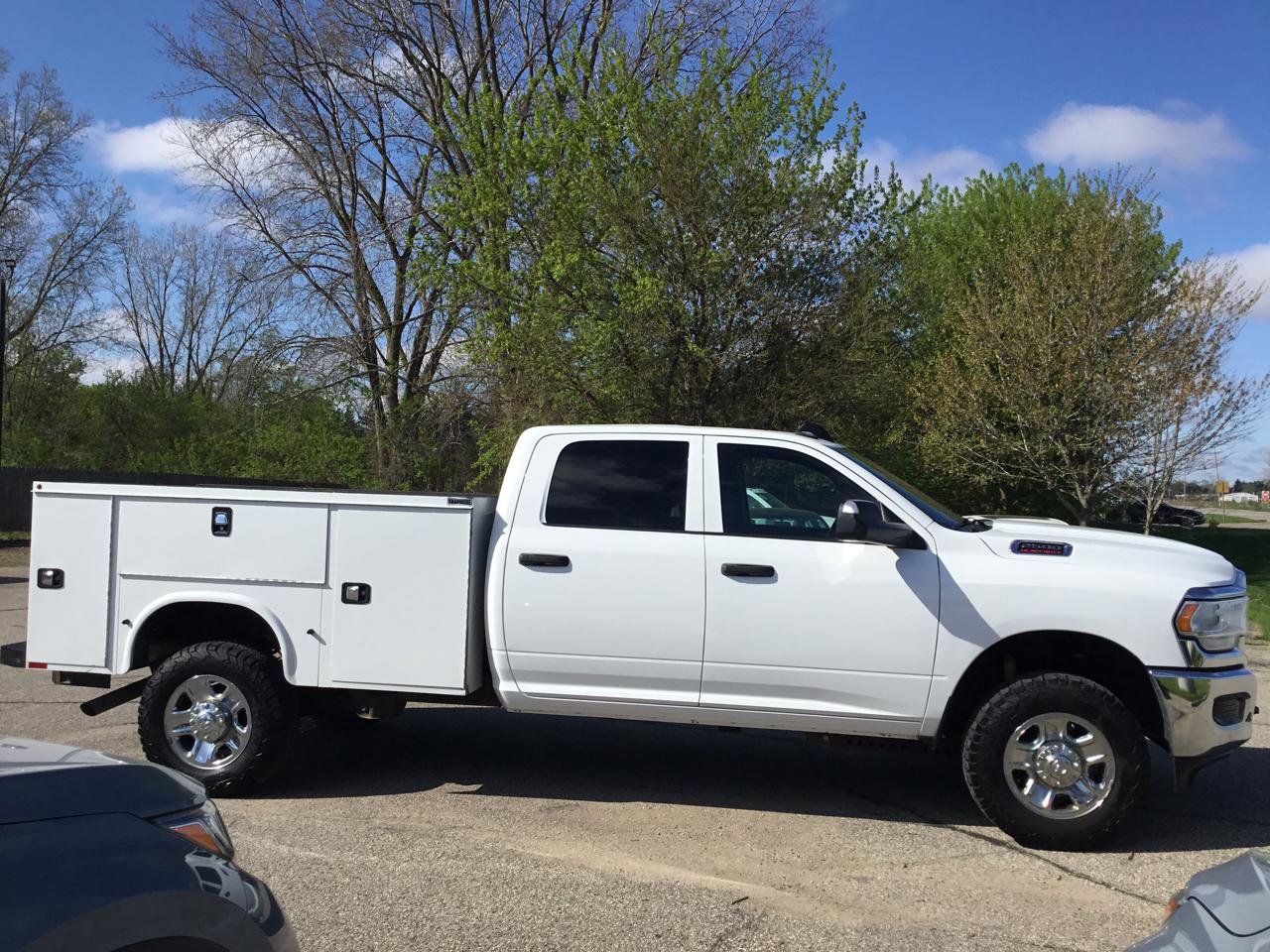 Used 2022 RAM 2500 Tradesman w/ Chrome Appearance Group AWD/4WD image 5