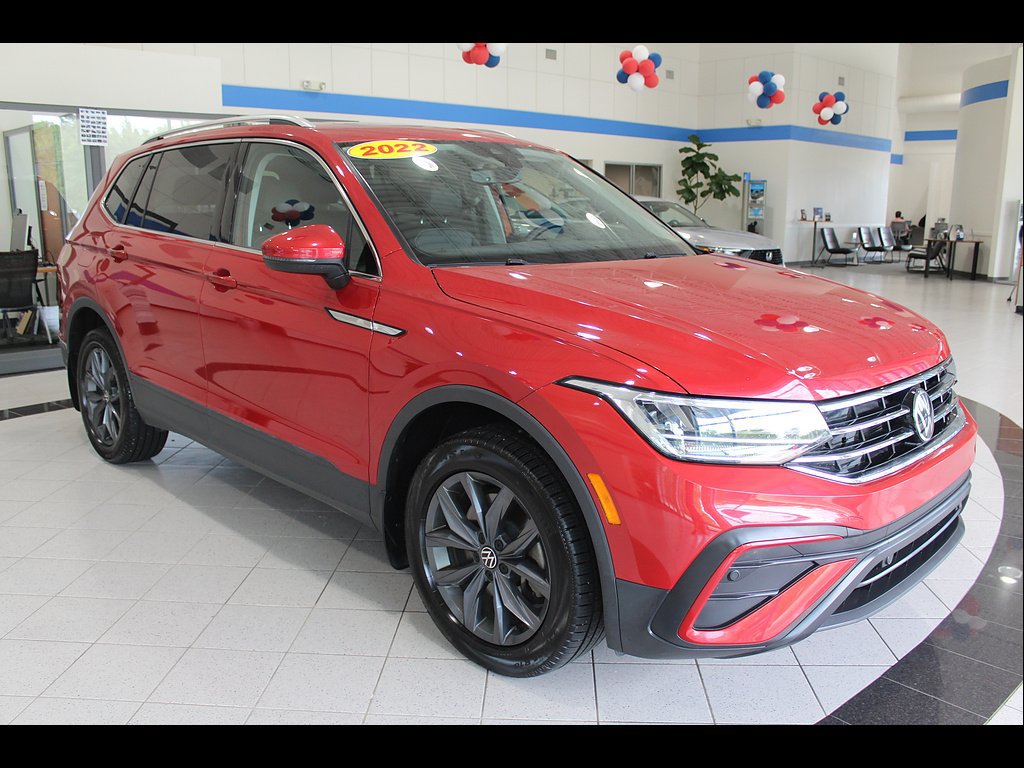 Used 2022 Volkswagen Tiguan SE AWD/4WD image 3