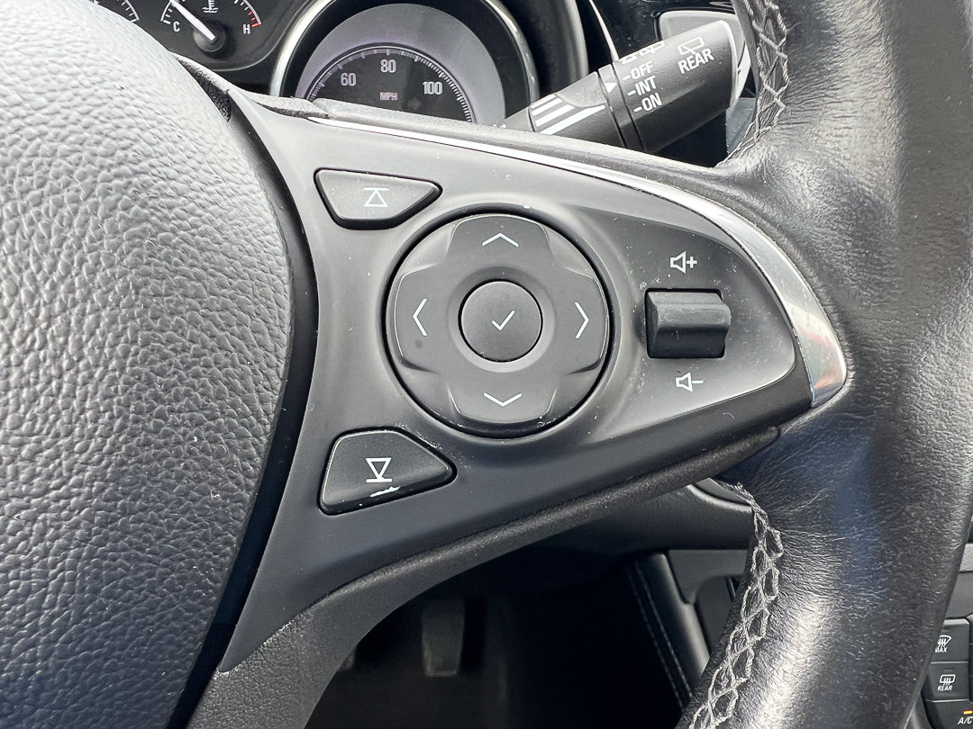 Used 2019 Buick Envision Essence FWD image 21