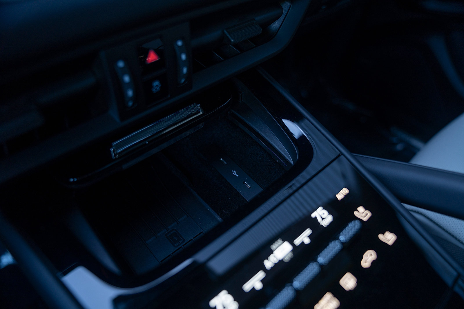 Certified 2025 Porsche Cayenne E-Hybrid AWD/4WD image 15