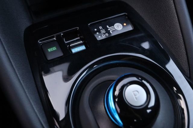 Certified 2024 Nissan Leaf SV Plus image 19