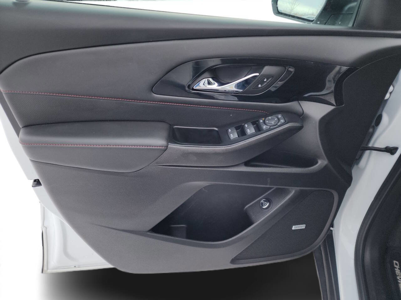 Used 2023 Chevrolet Traverse RS FWD image 18