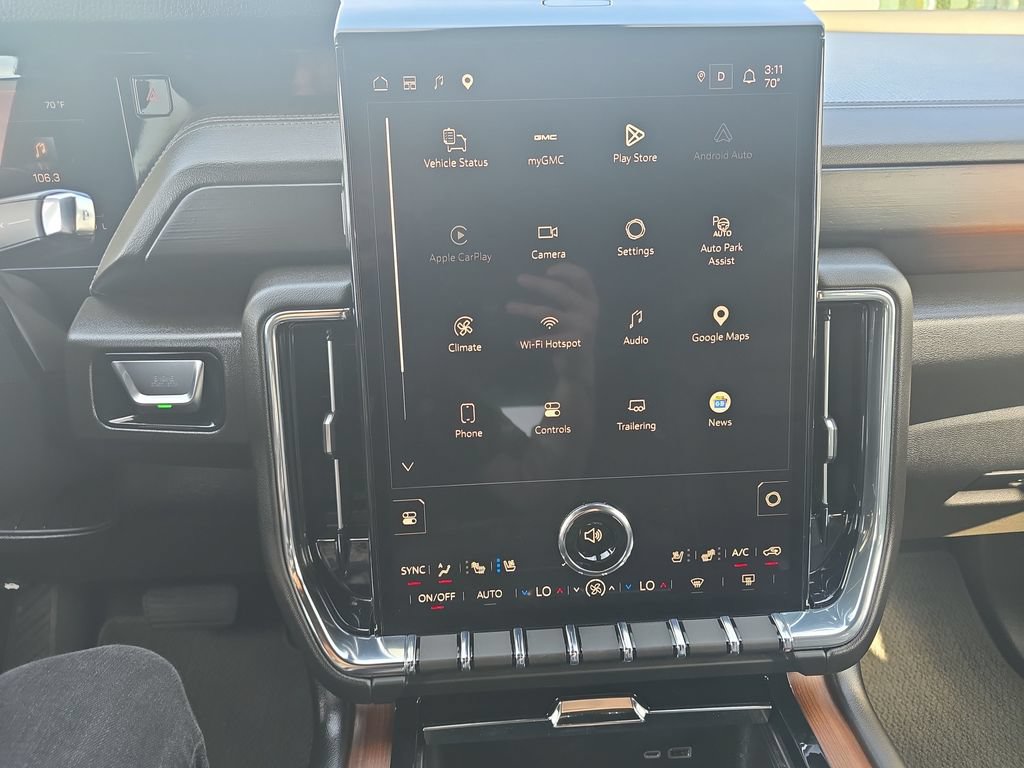 Used 2025 GMC Yukon Denali AWD/4WD image 16