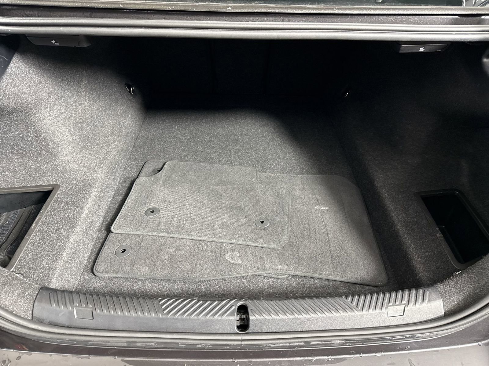 Used 2025 BMW 530i xDrive image 32