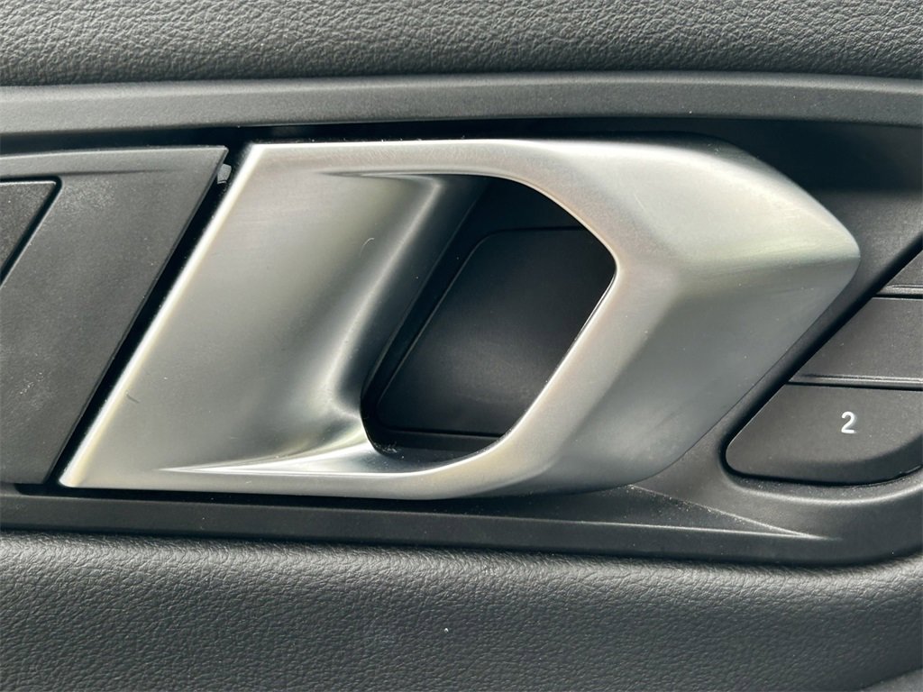 Used 2025 BMW 330i xDrive Sedan image 28