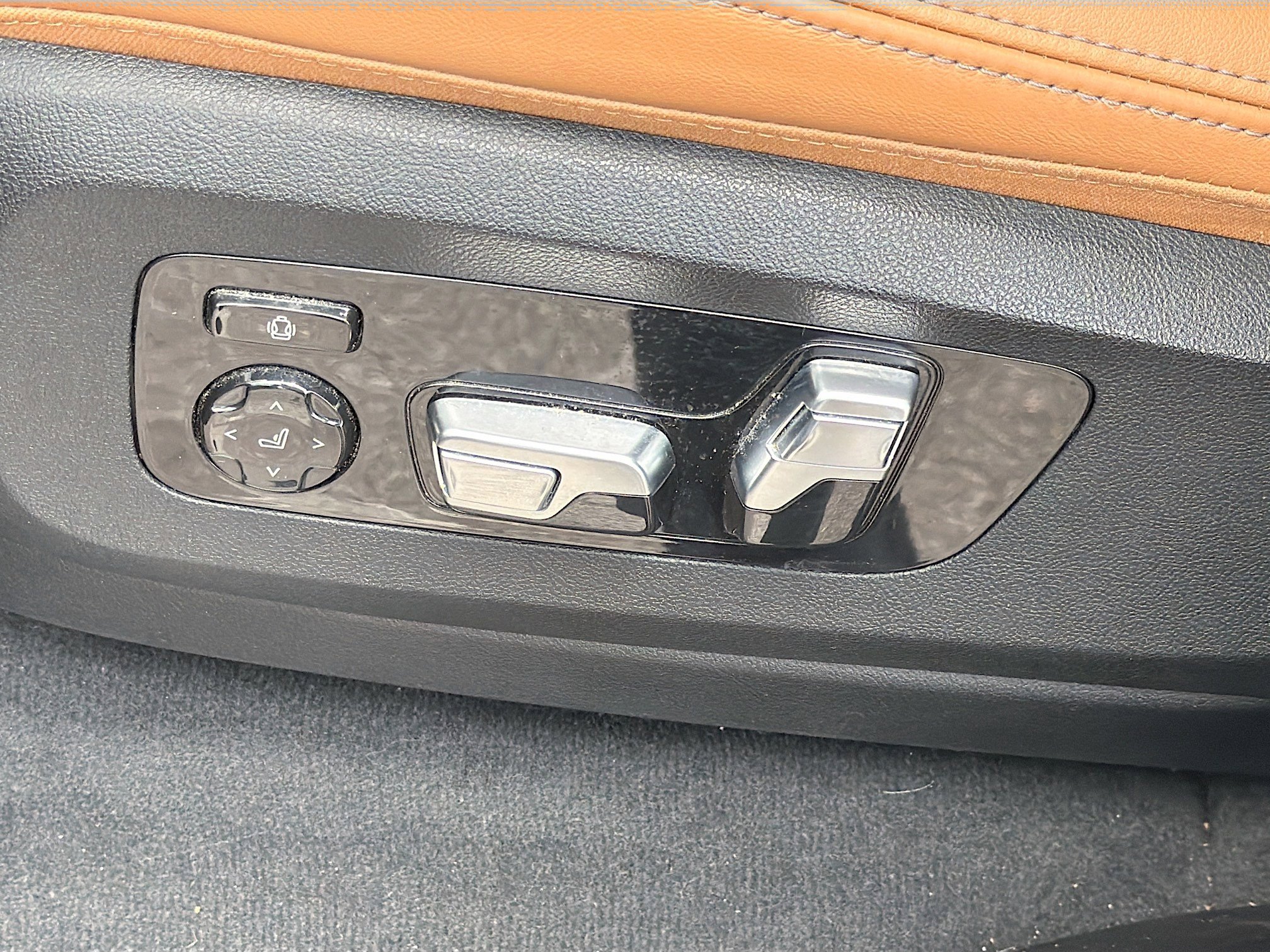 Used 2023 BMW X5 xDrive40i w/ Executive Package image 25