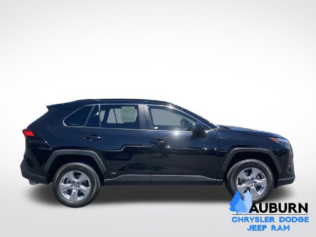 Used 2024 Toyota RAV4 LE AWD/4WD image 8