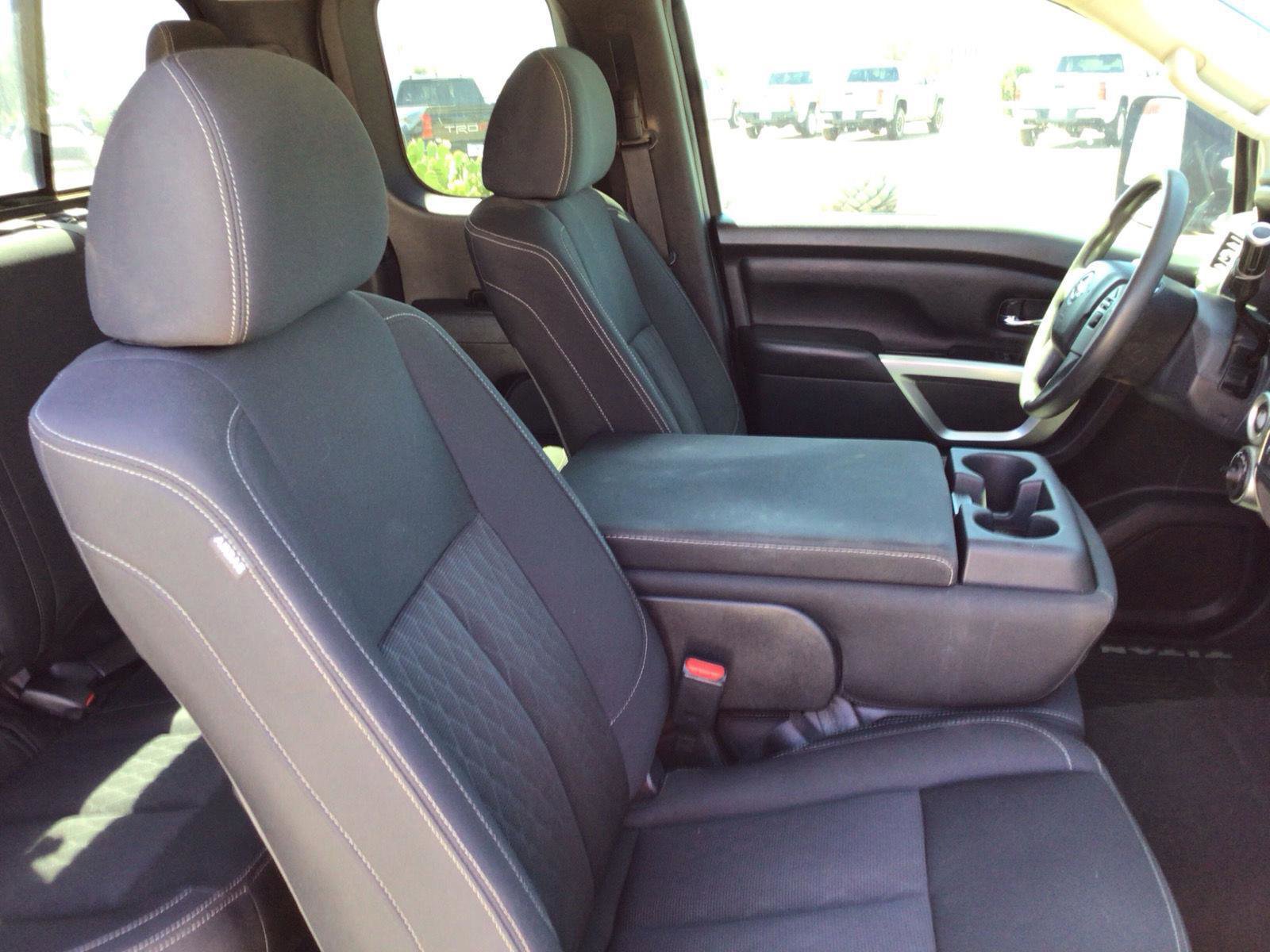 Used 2017 Nissan Titan SV AWD/4WD image 18