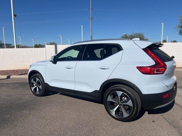 New 2025 Volvo XC40 B5 Core w/ Climate Package image 4