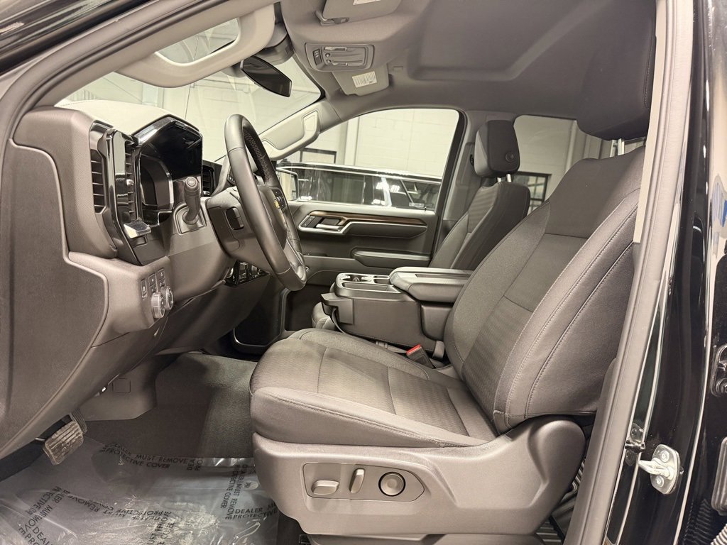 Used 2025 Chevrolet Silverado 1500 LT image 26