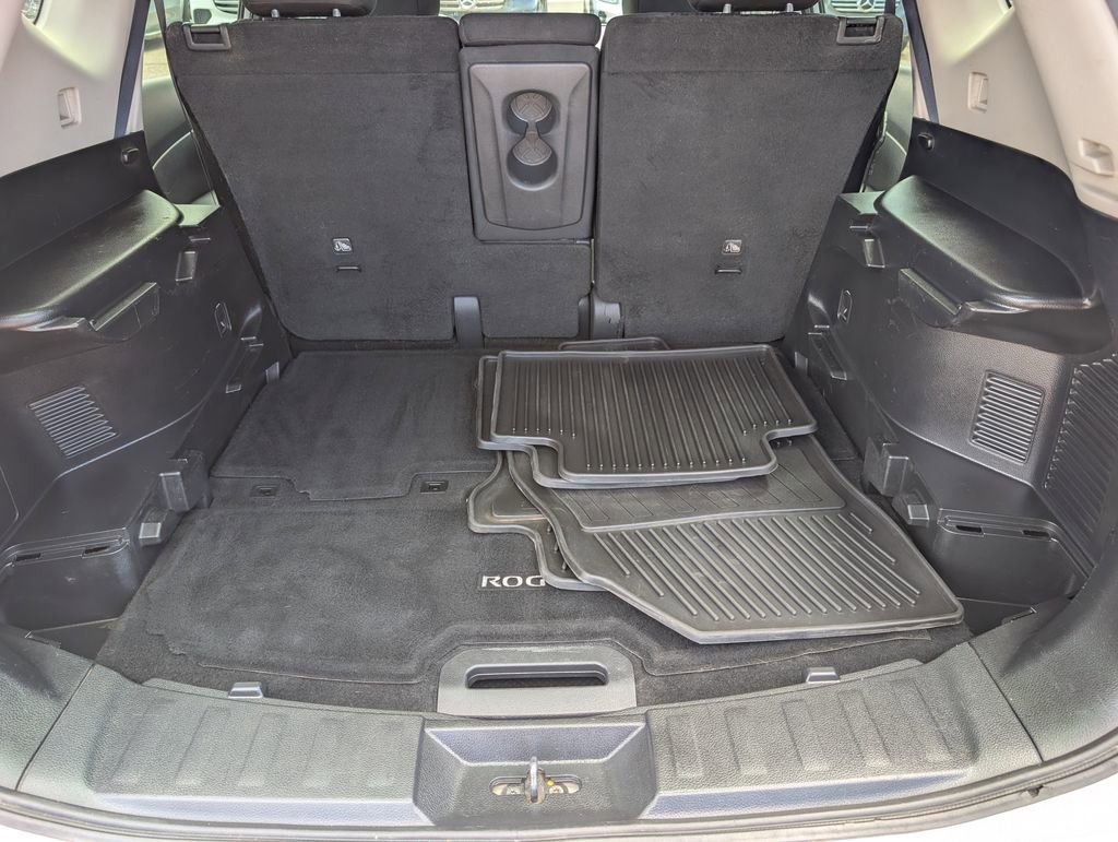 Used 2018 Nissan Rogue S image 27
