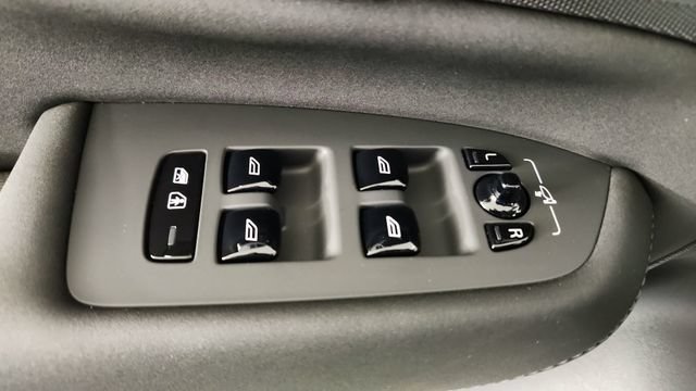 New 2026 Volvo XC90 T8 Plus w/ Protection Package AWD/4WD image 10