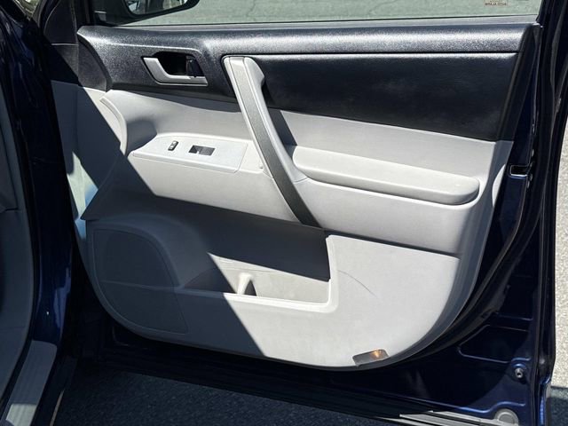 Used 2013 Toyota Highlander SE image 8