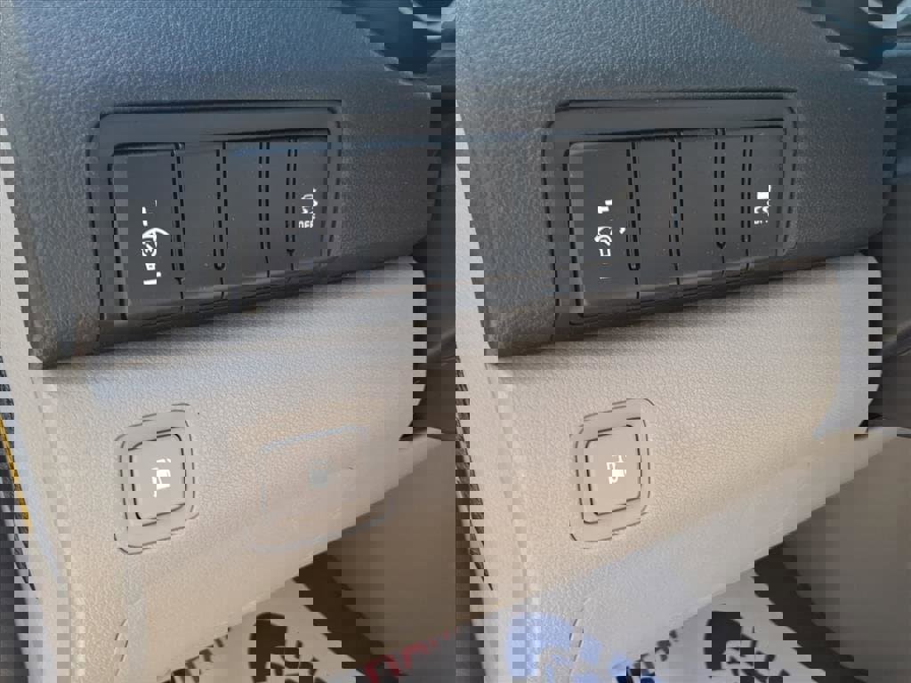 Used 2019 Kia Sedona L image 16