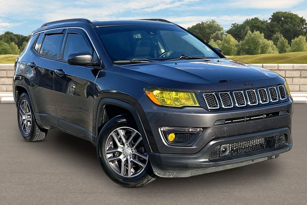 Used 2020 Jeep Compass Latitude image 2