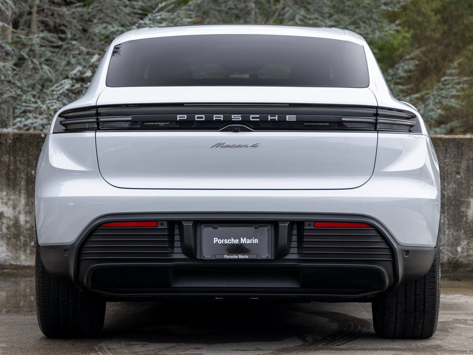 Certified 2024 Porsche Macan 4 Electric image 10