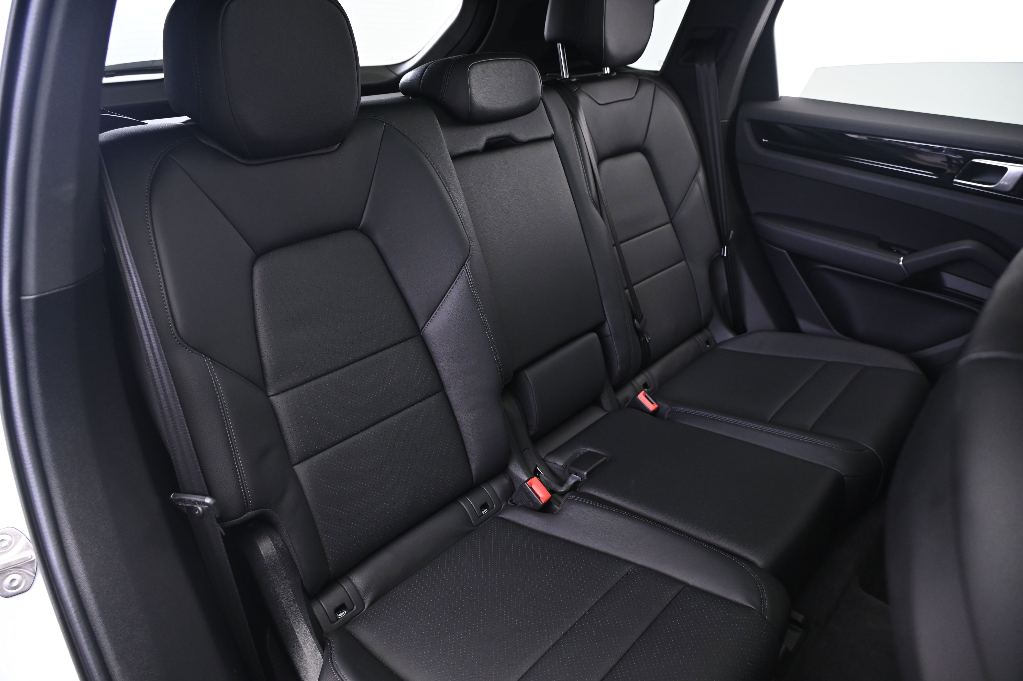 Certified 2022 Porsche Cayenne E-Hybrid image 19