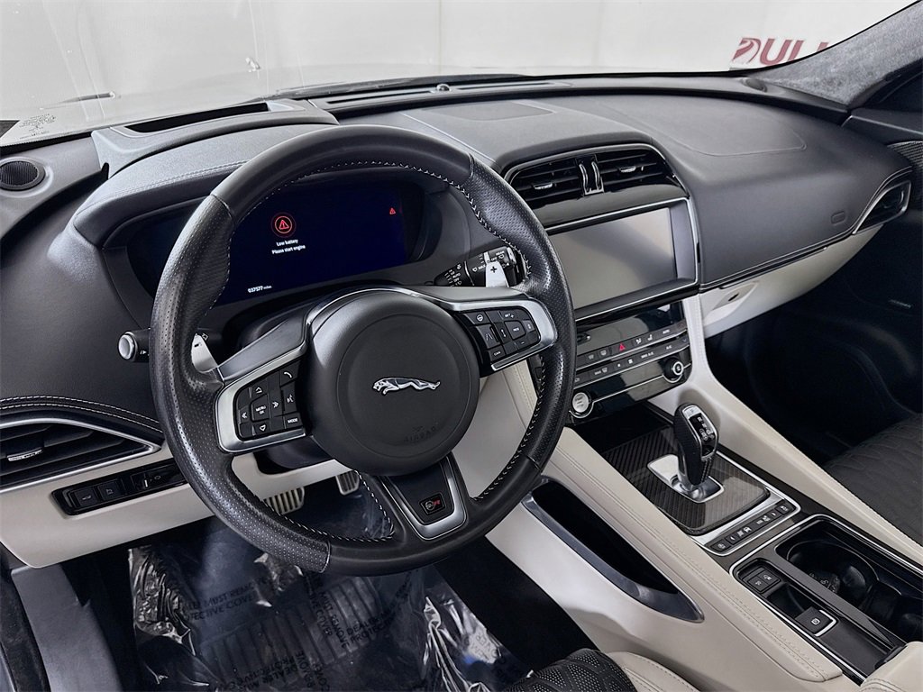 Used 2019 Jaguar F-PACE SVR image 9