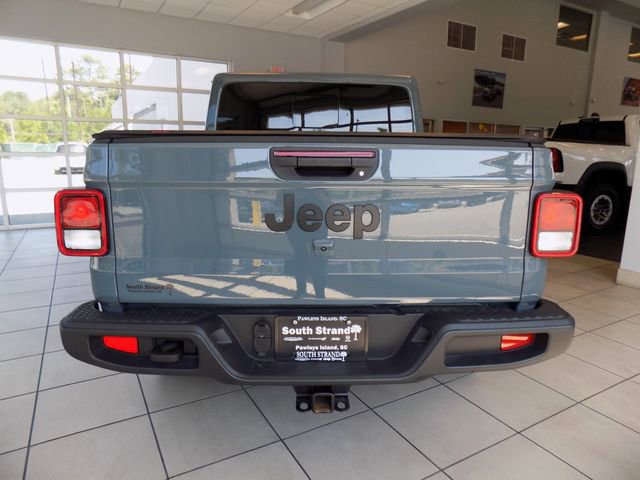 Certified 2024 Jeep Gladiator Sport AWD/4WD image 9