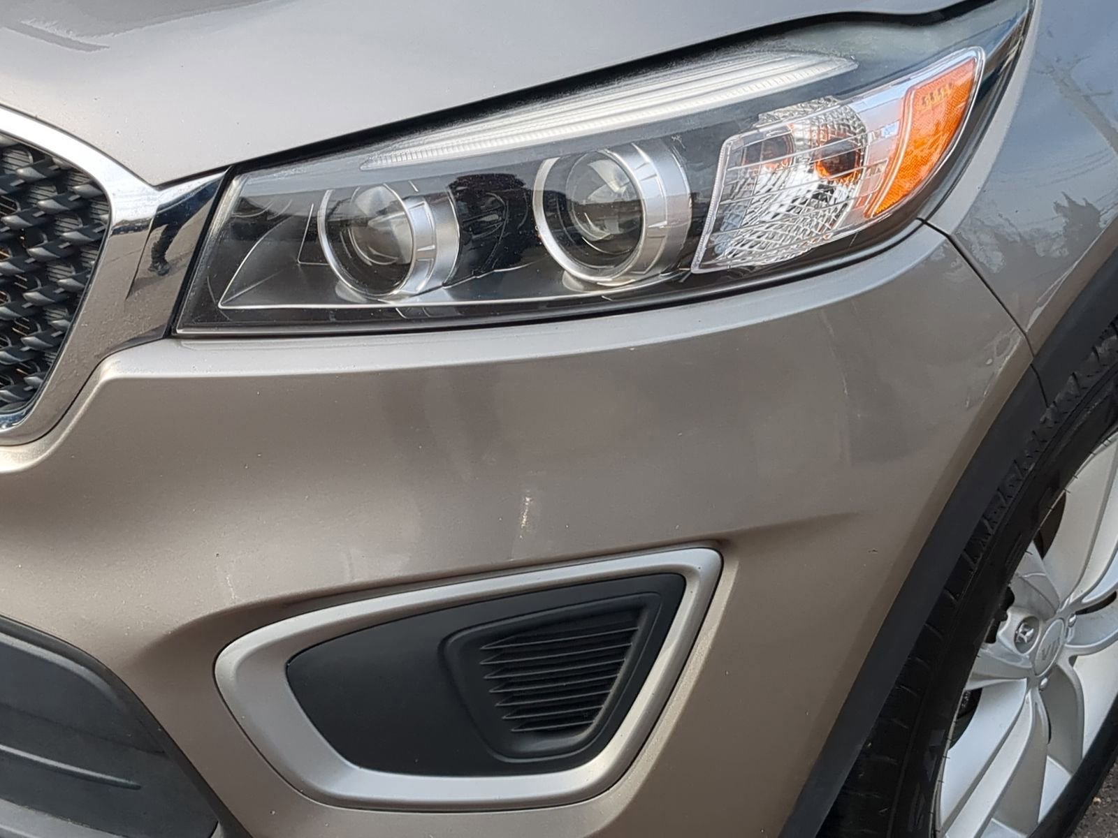 Used 2017 Kia Sorento LX image 12