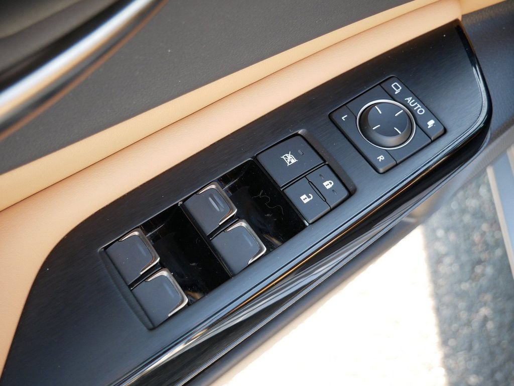 Certified 2024 Lexus ES 250 w/ Premium Package AWD/4WD image 15