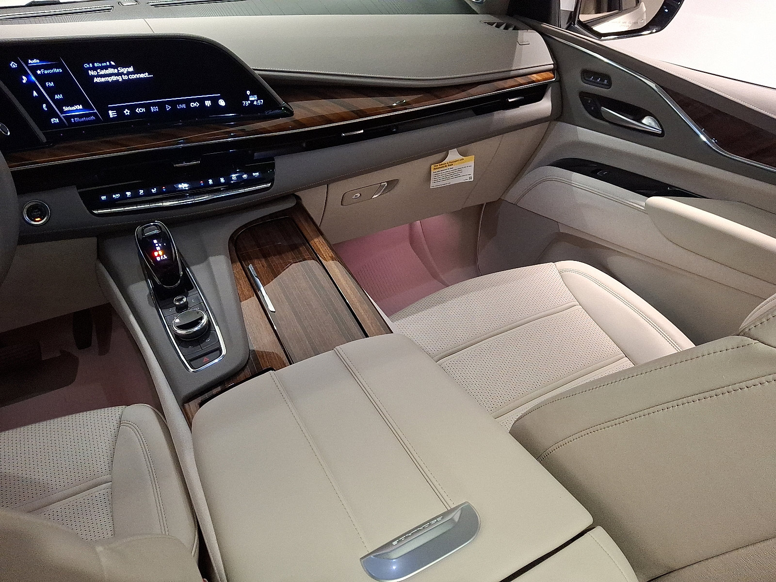 Certified 2024 Cadillac Escalade Sport Platinum w/ LPO, ONYX Package AWD/4WD image 18