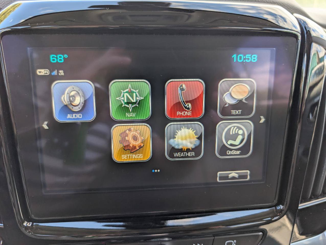 Used 2018 Chevrolet Traverse LT FWD image 25
