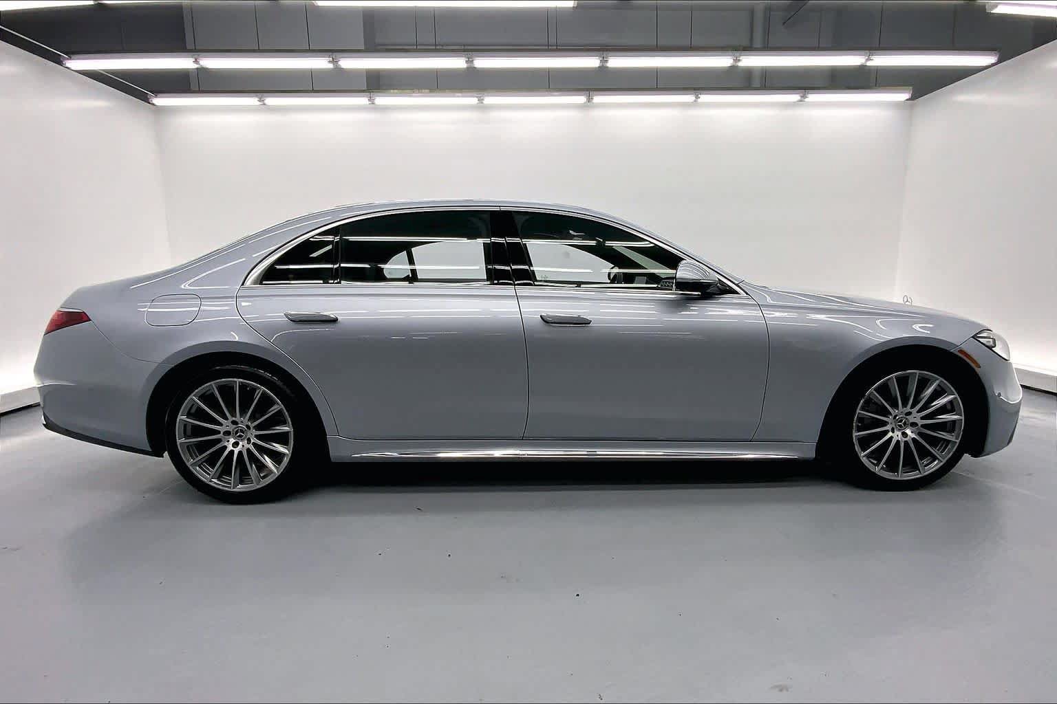 Certified 2022 Mercedes-Benz S 500 4MATIC image 5